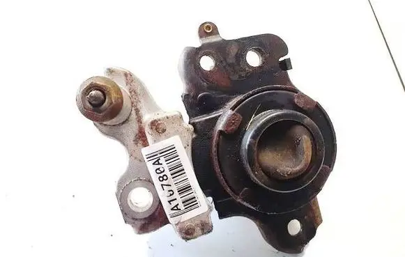 Engine mount bracket