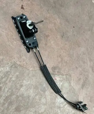 Audi A3 8Y Rear glass lock/latch W171 5R3711049H