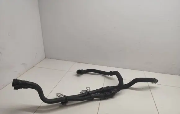 Peugeot 3008 II Engine coolant pipe/hose 9822195080