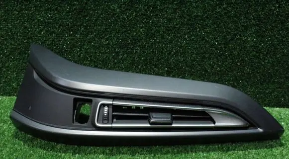 BMW i8 Dash center air vent grill 9319979