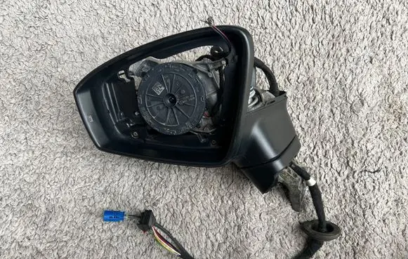 Volkswagen Tiguan Front door electric wing mirror 5NB857501AE 5NB857501
