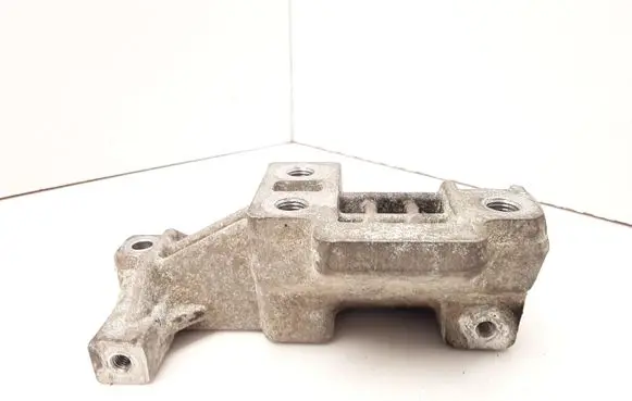 KIA Carnival EGR valve cooler bracket 