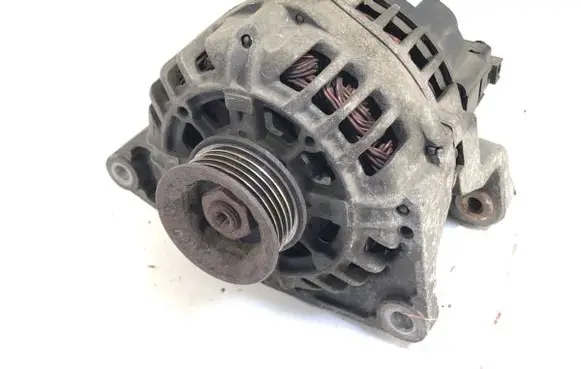 Volkswagen PASSAT B5.5 Generator/alternator 06B903016D