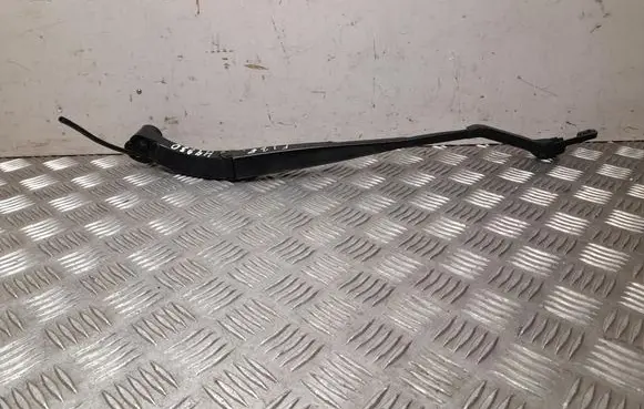 Nissan Ariya Front wiper blade arm K61D