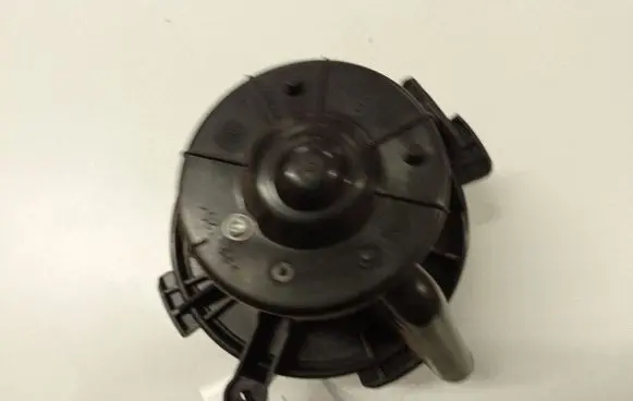 Peugeot 307 Heater fan/blower B95063496 H1520 B9506
