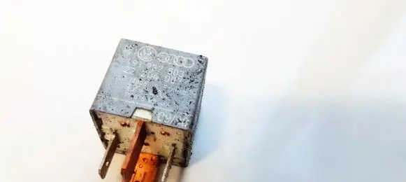 Volkswagen Golf III Other relay 191937503