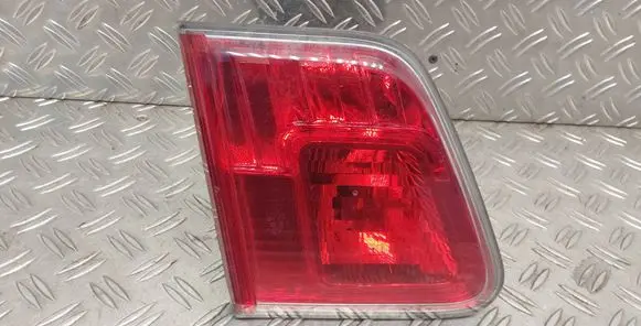 Toyota Avensis T270 Tailgate rear/tail lights 8159005090