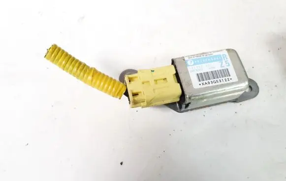 Subaru Legacy Airbag deployment crash/impact sensor 98235ag001 187900-0671