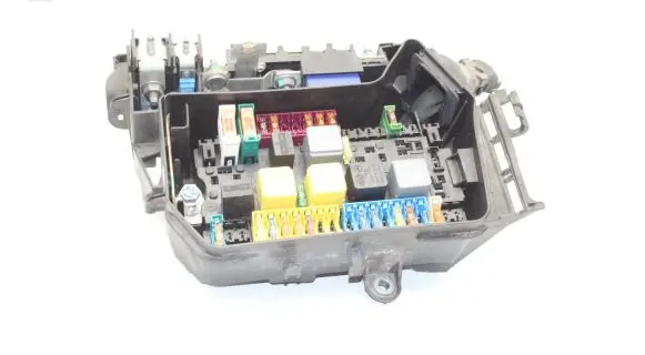 Mercedes-Benz A W176 Fuse box set A2465401850