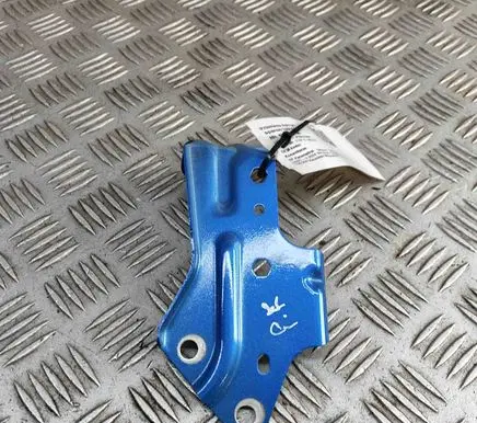 Nissan Qashqai J12 Fender mounting bracket 641C36UA0A