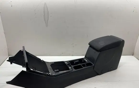 Volkswagen Tiguan Center console 5N0862535
