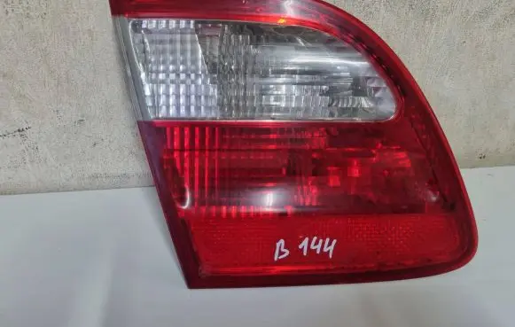 Mercedes-Benz E W211 Tailgate rear/tail lights A2118201364 379503