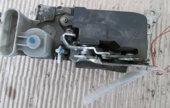 Fiat Albea Rear door lock