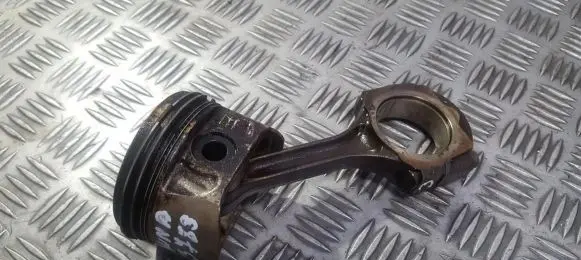 Renault Laguna II Piston with connecting rod