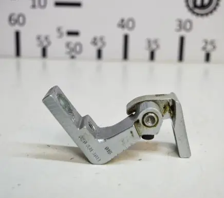 Audi A4 S4 B7 8E 8H Rear door lower hinge 8E0831401A