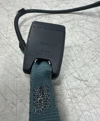 Lexus ES 250 - 300 - 330 Middle seatbelt buckle (rear) 18219