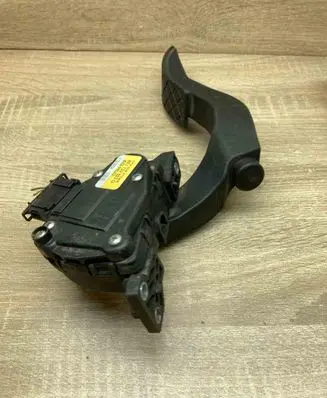 Audi A4 S4 B7 8E 8H Accelerator throttle pedal 8E1723523G 6PV00837506 WithPlug