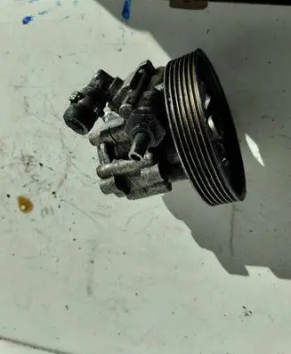 Citroen C5 Power steering pump 9636086580