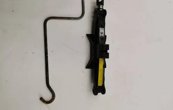 Toyota Yaris Lift Jack 