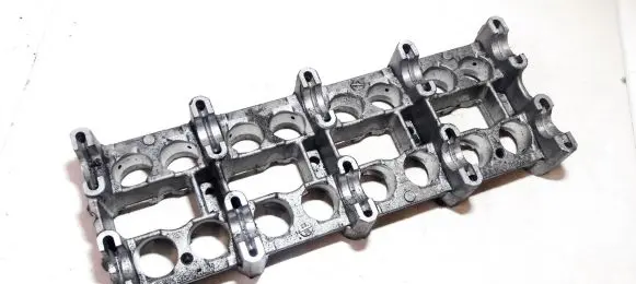 Mercedes-Benz Vito Viano W639 Camshaft r6110160504 15406127