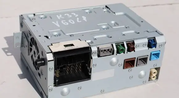 Volvo V60 Radio/CD/DVD/GPS head unit 31444184