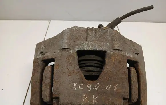 Volvo XC90 Front brake caliper