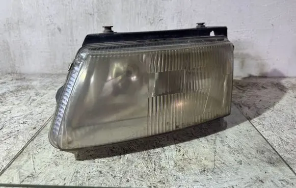 Volkswagen PASSAT B5 Headlight/headlamp