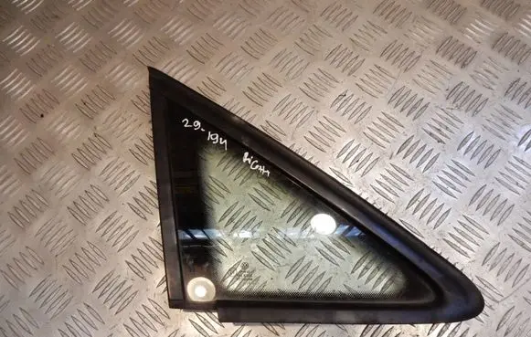 Volkswagen Touran I Front door vent window glass four-door 29194