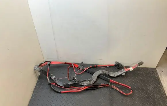 Positive cable (battery)