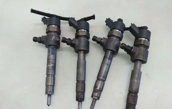 Alfa Romeo 166 Fuel injectors set 0445110002