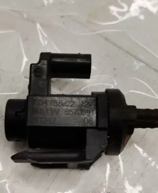 BMW 7 G11 G12 Vacuum valve 8570591