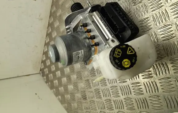 BMW 5 G60 G61 ABS Pump 5B77C20