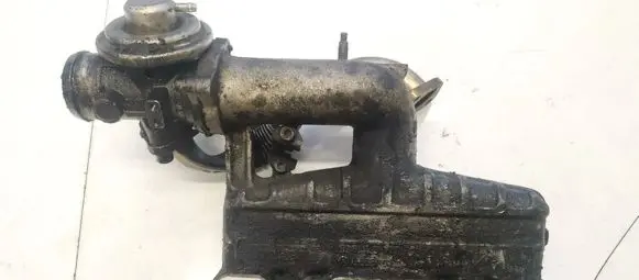 Volkswagen Golf IV Intake manifold 038129719J 038129637J