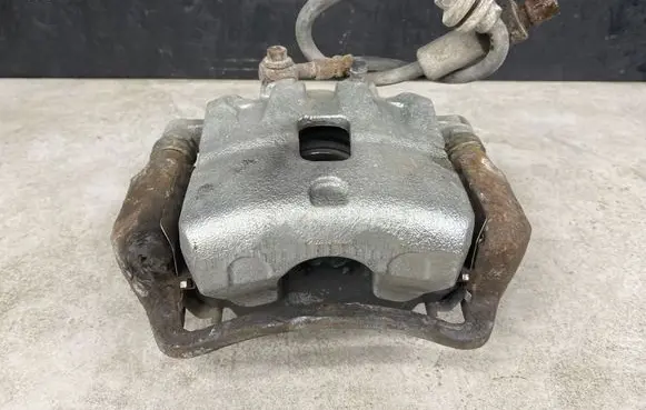 Opel Insignia A Front brake caliper
