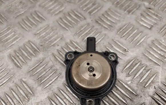 Mercedes-Benz GL X166 Camshaft vanos timing valve A2761560490