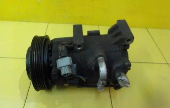 KIA Sportage Air conditioning (A/C) compressor (pump) F500DX9EA04