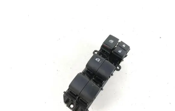 Toyota Hilux (AN120, AN130) Electric window control switch 848200D600