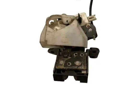 Mazda 3 I Tailgate/trunk/boot lock/catch/latch B6701