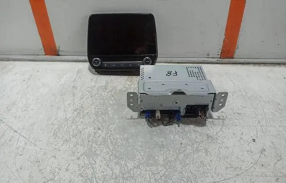 Ford Puma Radio/CD/DVD/GPS head unit M1BT18D804HH L1BT18B955FC