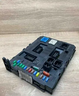Citroen C4 I Central body control module 9660105680