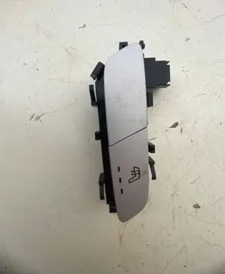 Mercedes-Benz C W205 Seat heating switch A2139057302 SW133101 15218848