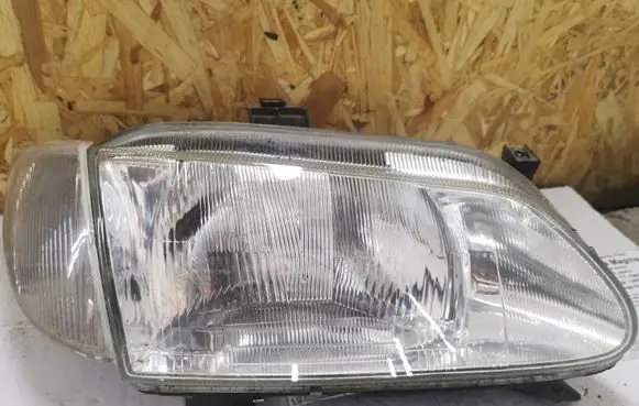 Renault Scenic I Headlight/headlamp 88204849