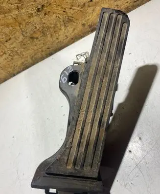 Volkswagen PASSAT B6 Accelerator throttle pedal 1K1721503L 6PV00860000