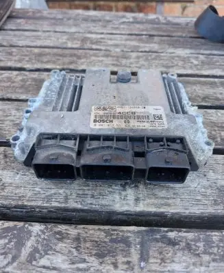 Mazda 3 I Engine control unit/module 4M6112A650DB 0281012531