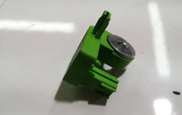 Mazda 2 Airbag deployment crash/impact sensor d65157kcd d651-57kcd