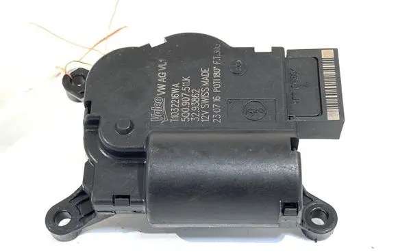 Volkswagen Golf VII Air flap motor/actuator 5Q0907511K