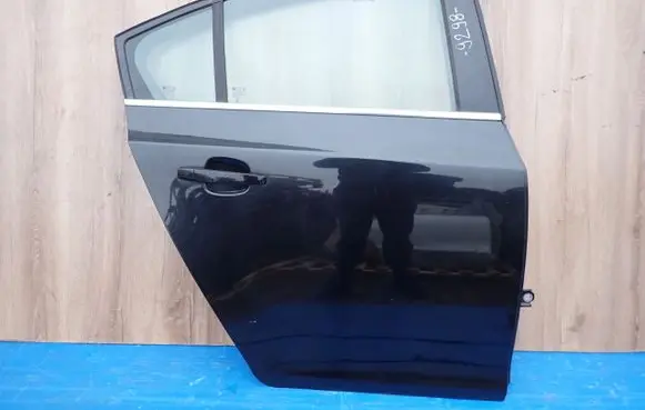 Chevrolet Cruze Rear door 