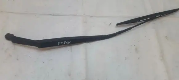 Hyundai Tucson JM Front wiper blade arm