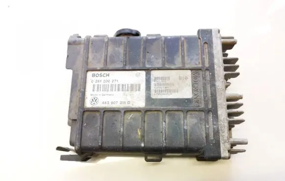 Volkswagen PASSAT B3 Engine control unit/module 0261200271 443907311D