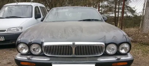 Jaguar XJ X308 Under headlight/headlamp trim 
